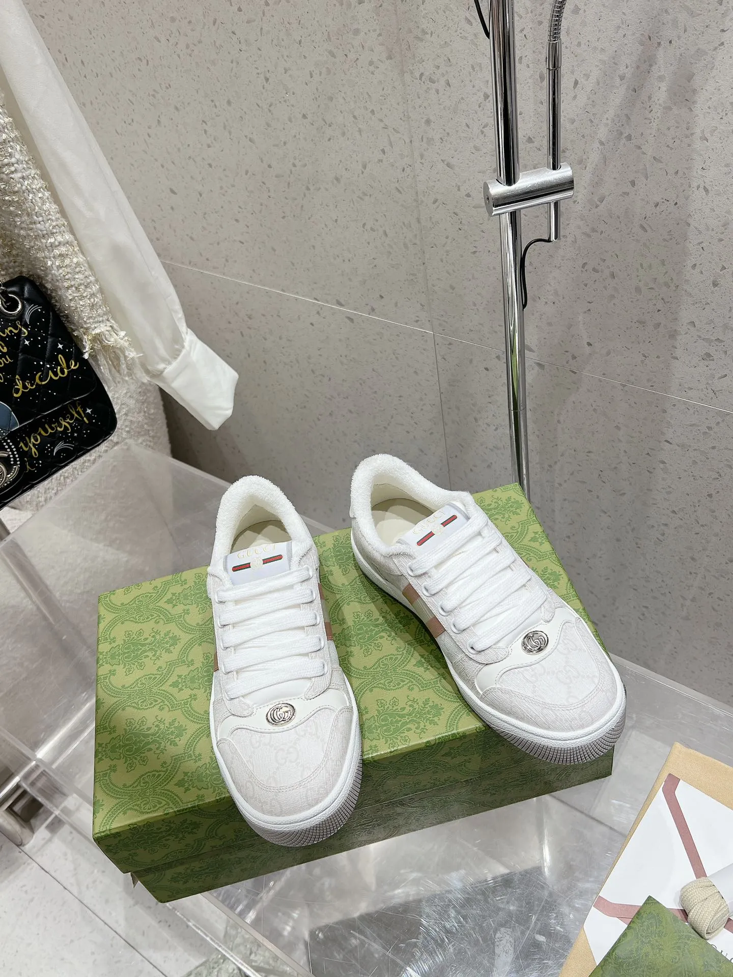 👟👟Ex-factory price 480👟👟 Long-term availability Gucci Gucci New Screener series Couple style Chubby Bread shoes Small dirty shoes Fatty Double G Casual sneakers Original purchase Development Original purchase Development Delivery counter exquisite packaging Fabric: Original imported cowhide + Double G fabric Lining: Original customized breathable terry velvet lining Sole: original molded T👟👟factory price U outsole Size: women's 35-40 / men's 39-45 (women's 34 and men's 38 can be customized)